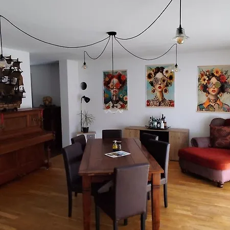 Grosse Klecks Mit Sauna *