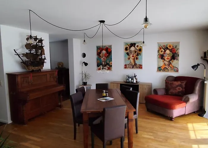 Grosse Klecks Mit Sauna *